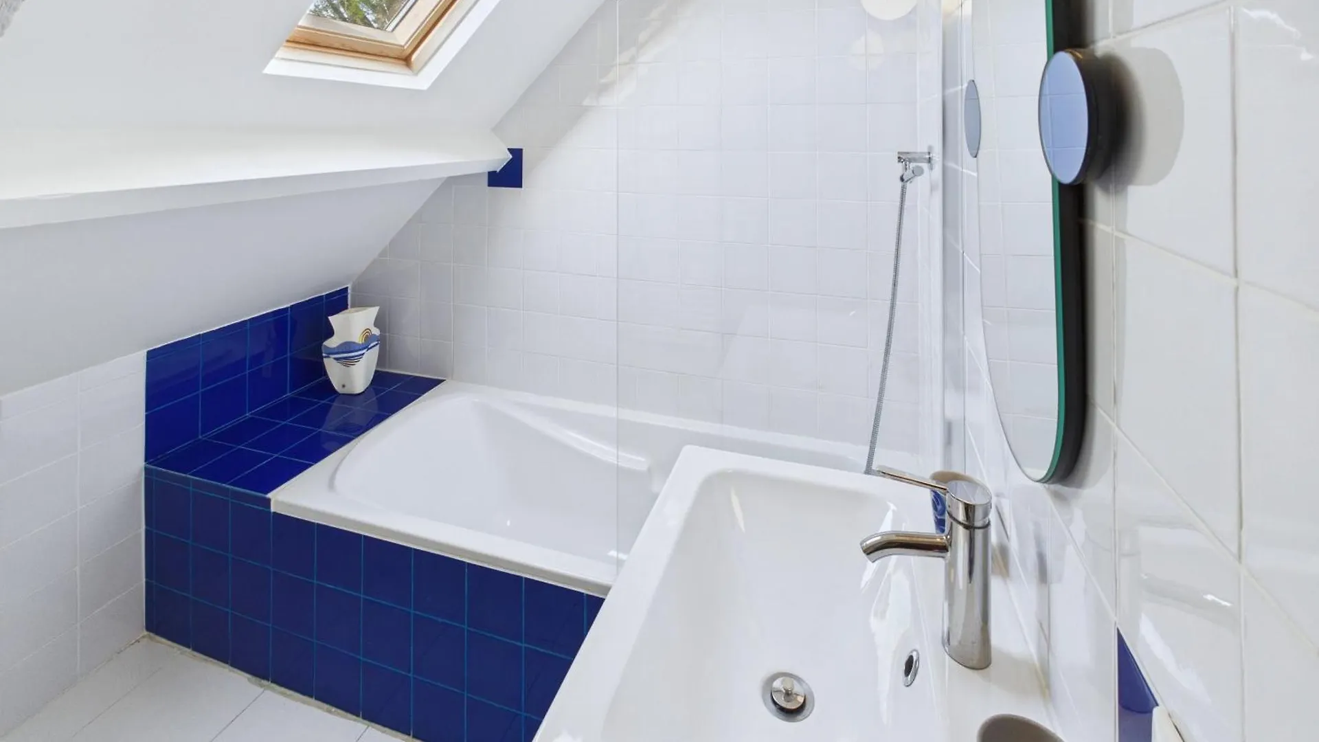 Holiday home Maison Pour 8 - Piscine Chauffee - 800M De La Plage Penmarc'h